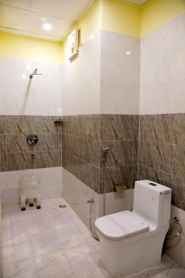 Hotel Tridev Grand バラナシ エクステリア 写真